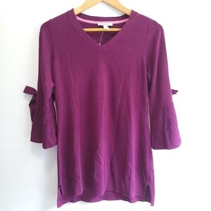 Isaac Mizrahi Live  V Neck Sweater with Bell  Sleeves Size XXS